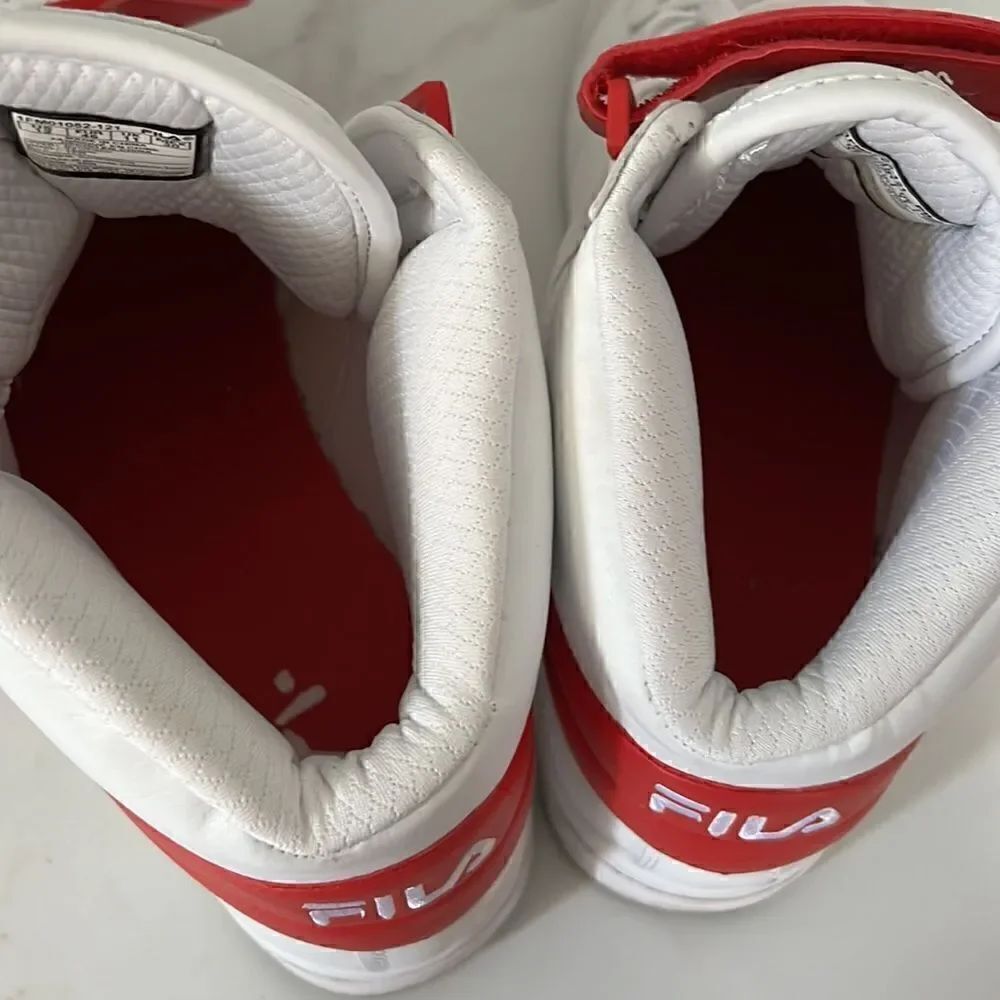 Fila sneakers EUC  - Picture 6 of 7